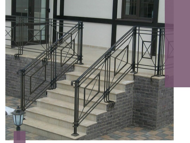 Перила для крыльца в Долгопрудном — монтаж, изготовление и установка