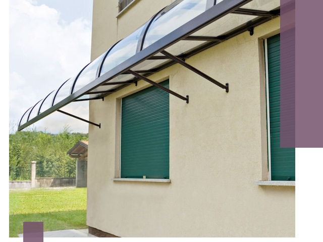 Козырьки над окнами в Долгопрудном — изготовление и монтаж по выгоде