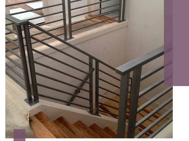 Изготовление поручней из металла и дерева в Долгопрудном